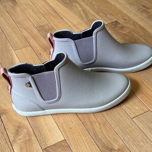 Women's Bogs Taupe/light purple Chelsea-Style Slip-On Shoes